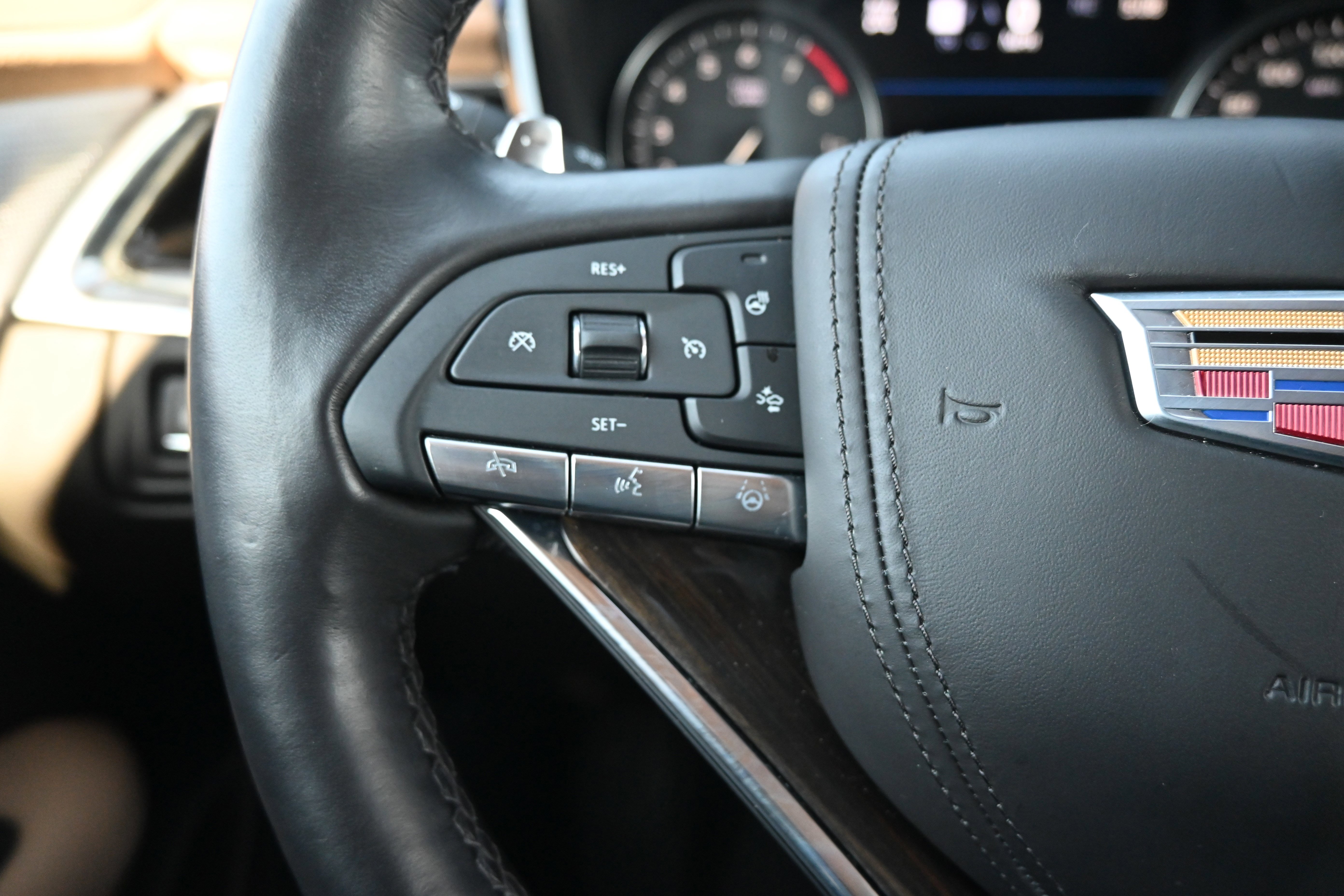 Used 2024 Cadillac XT6 Sport w/ LPO, Onyx Lite Package image 20