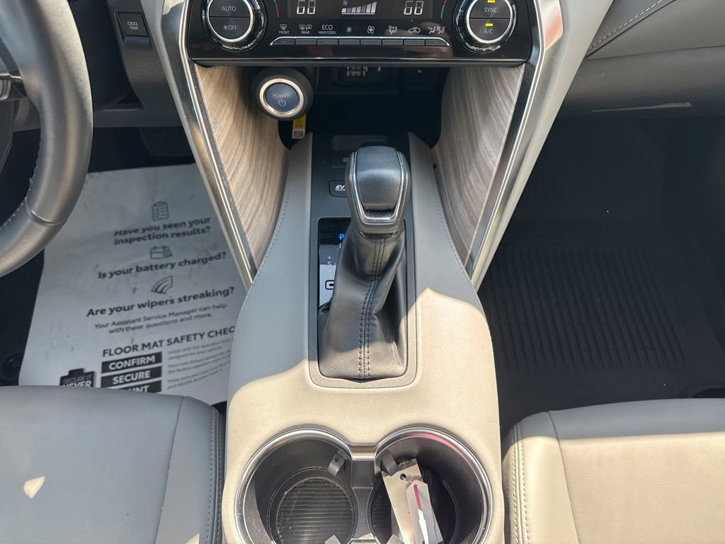 Certified 2022 Toyota Venza XLE AWD/4WD image 24