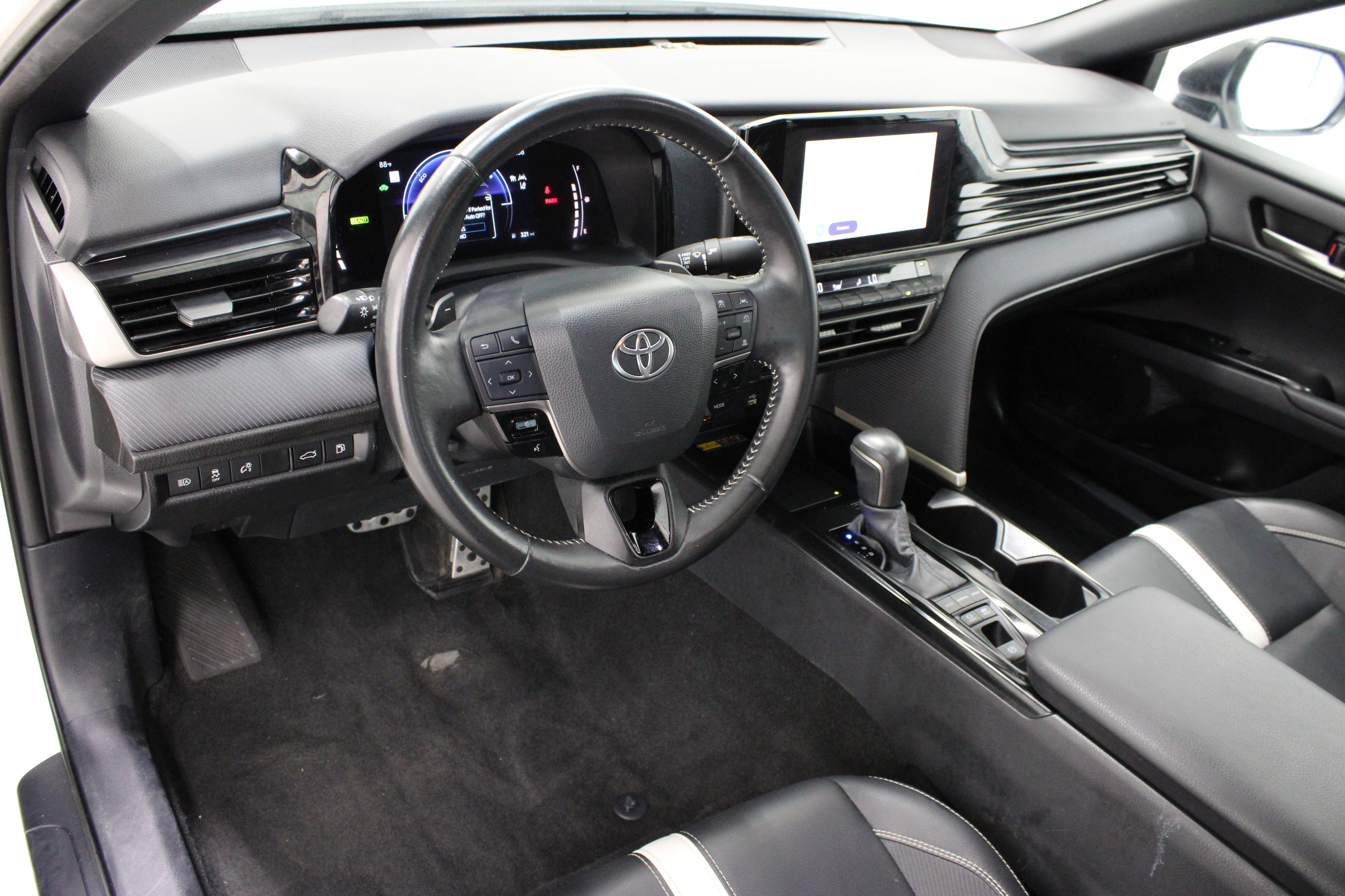 Certified 2025 Toyota Camry SE FWD image 12