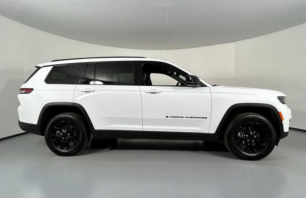 Used 2024 Jeep Grand Cherokee L Laredo image 8