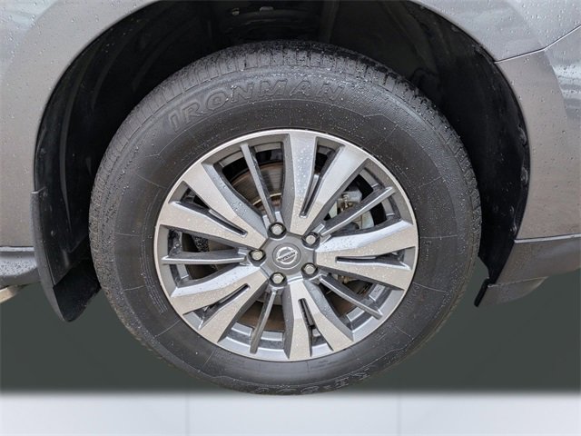 Used 2020 Nissan Pathfinder SV image 12