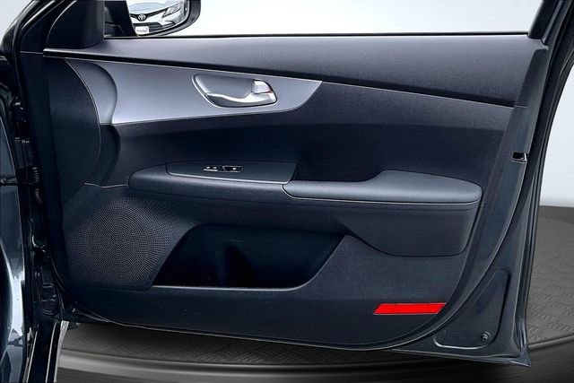 Used 2023 Kia Forte LXS w/ LXS Technology Package image 25