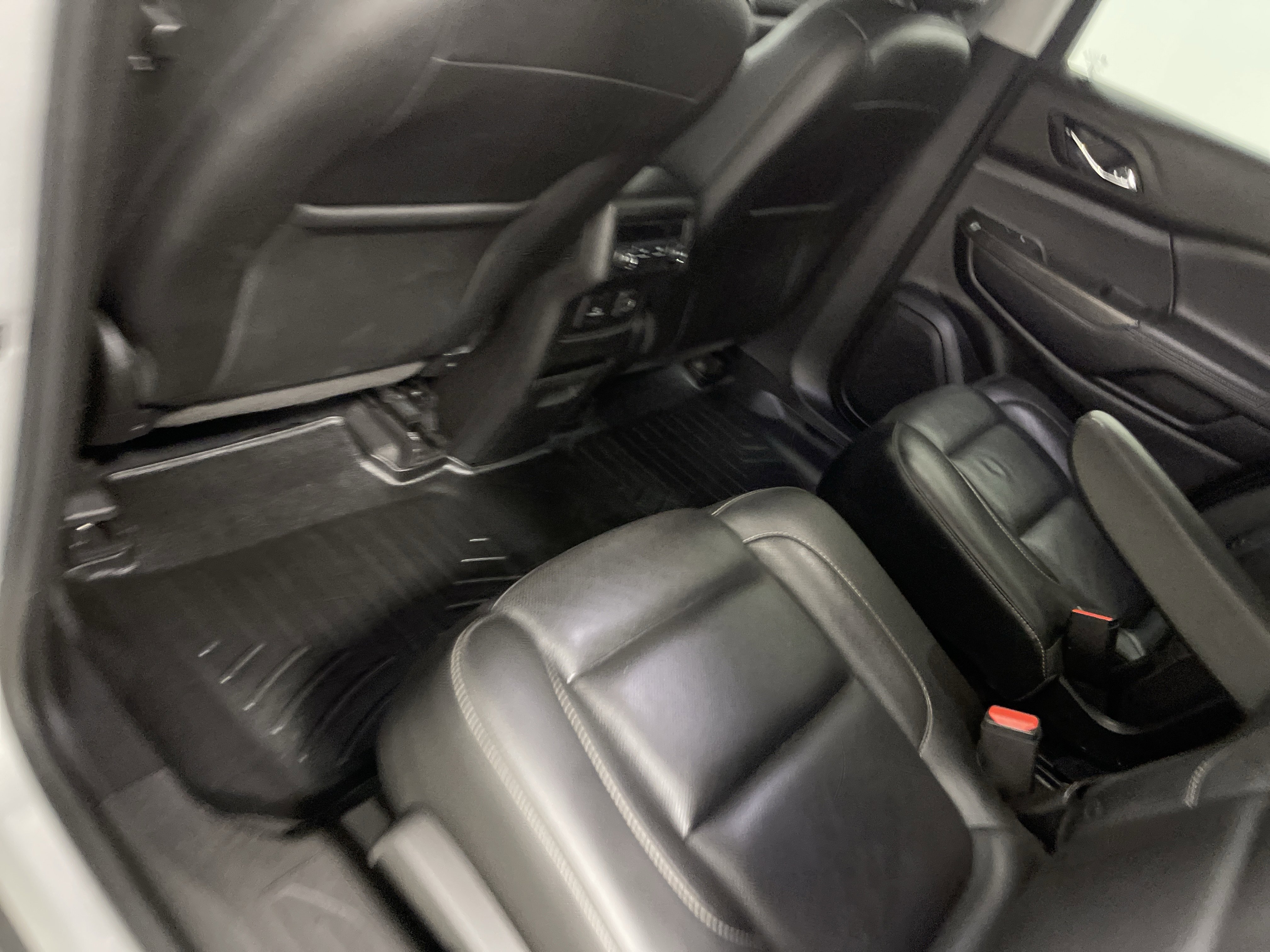 Used 2019 GMC Acadia SLT AWD/4WD image 17