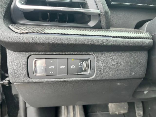 Used 2024 Chevrolet Traverse RS image 31