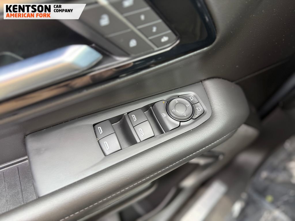 Used 2025 Chevrolet Suburban Z71 AWD/4WD image 22