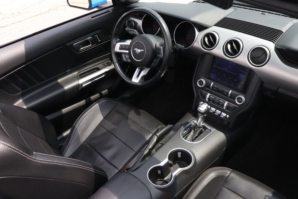 Used 2023 Ford Mustang Convertible RWD image 11