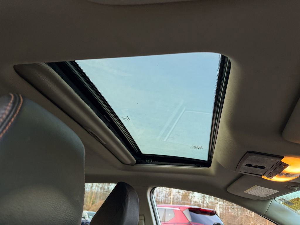 Certified 2022 Nissan Altima 2.5 SR w/ Midnight Edition Package image 11