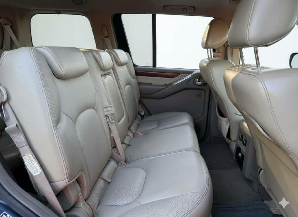 Used 2008 Nissan Pathfinder LE w/ Navigation Pkg image 15