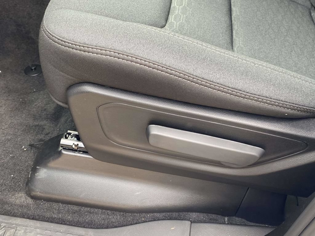 New 2026 RAM 1500 Express AWD/4WD image 17