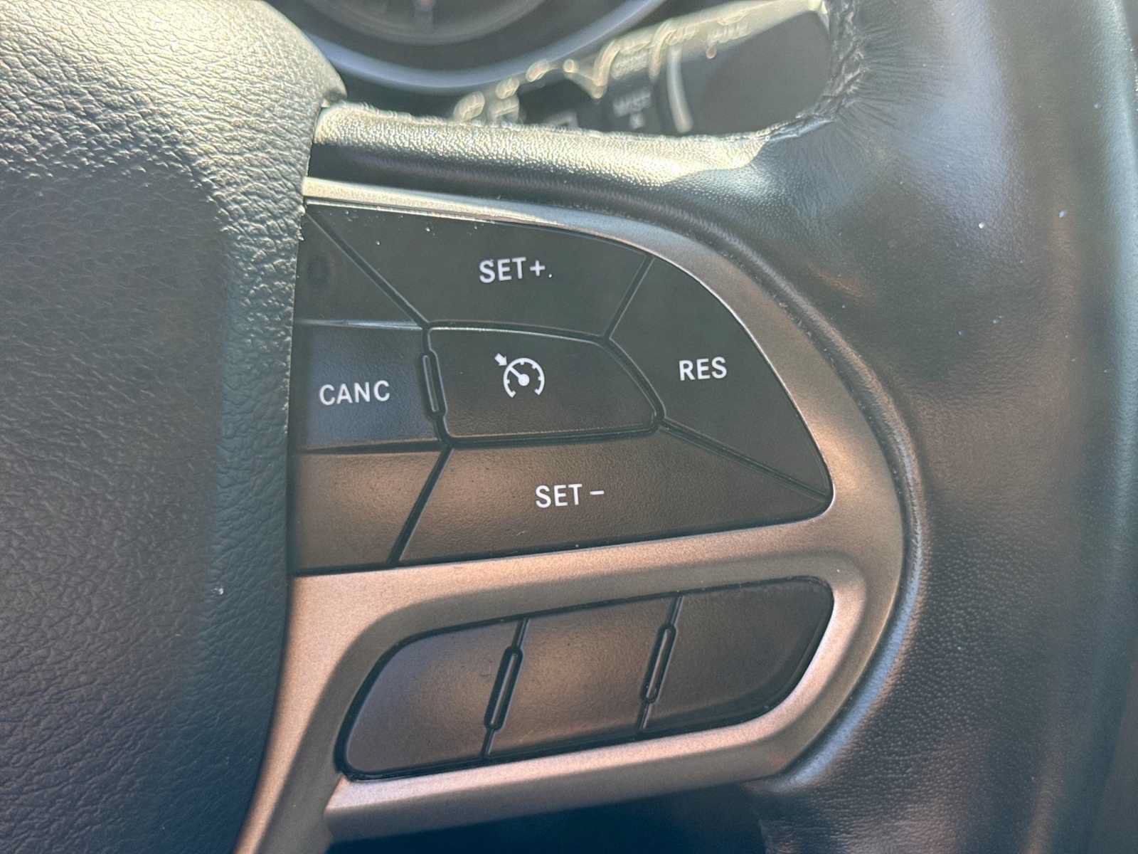 Used 2021 Jeep Cherokee Latitude Lux AWD/4WD image 23