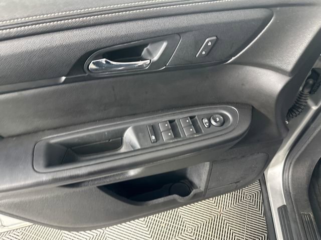 Used 2015 GMC Acadia SLE image 23