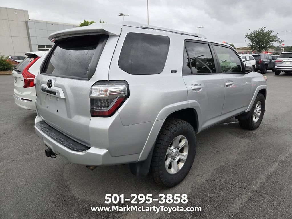 Used 2017 Toyota 4Runner SR5 AWD/4WD image 10