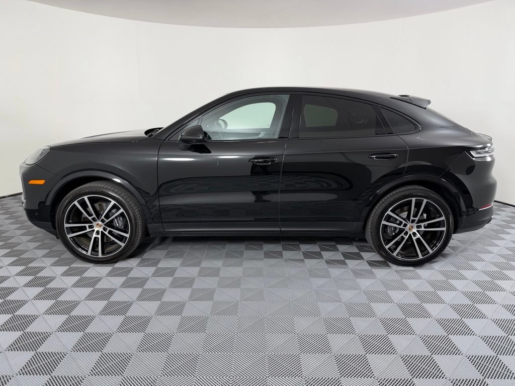 Certified 2025 Porsche Cayenne Coupe AWD/4WD image 2