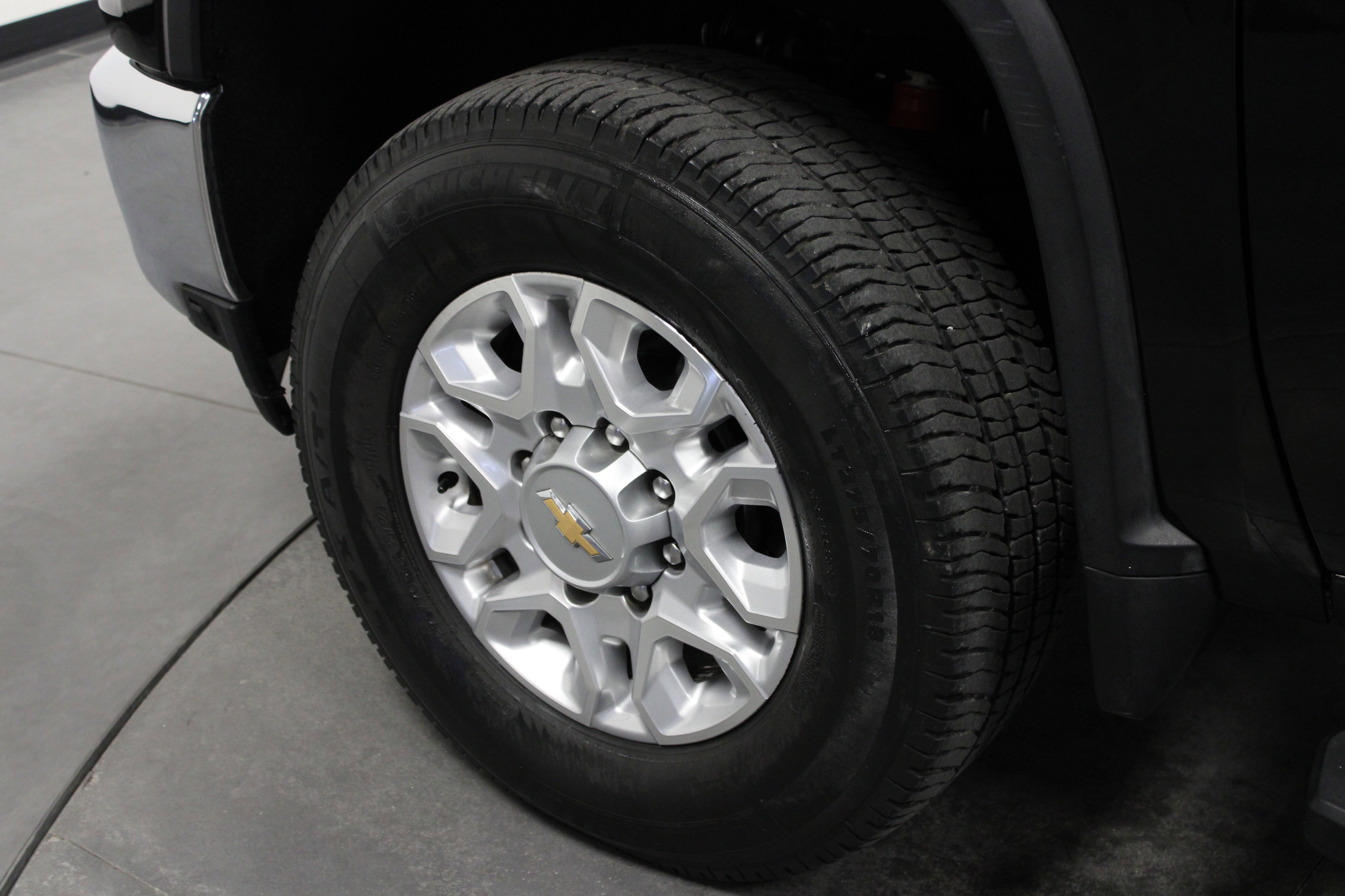 Used 2022 Chevrolet Silverado 2500 LTZ w/ LTZ Convenience Package image 10