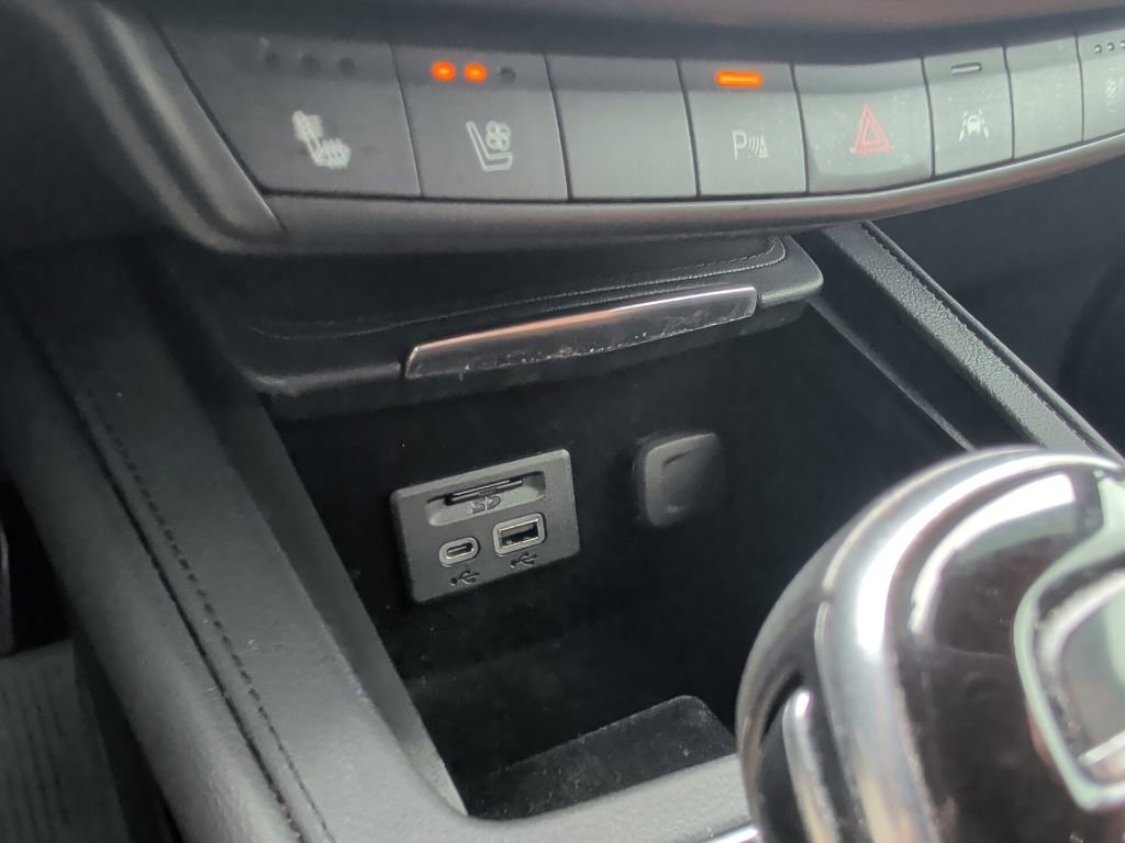 Used 2020 Cadillac XT4 Premium Luxury image 24