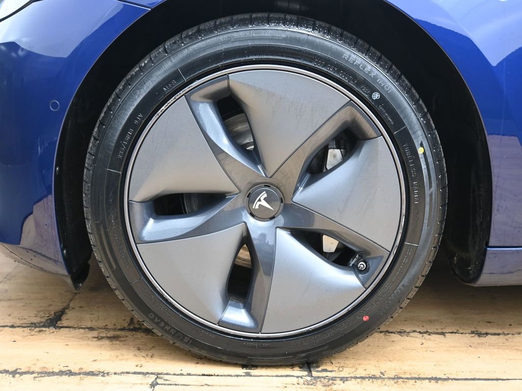 Used 2019 Tesla Model 3 Standard Range Plus image 11