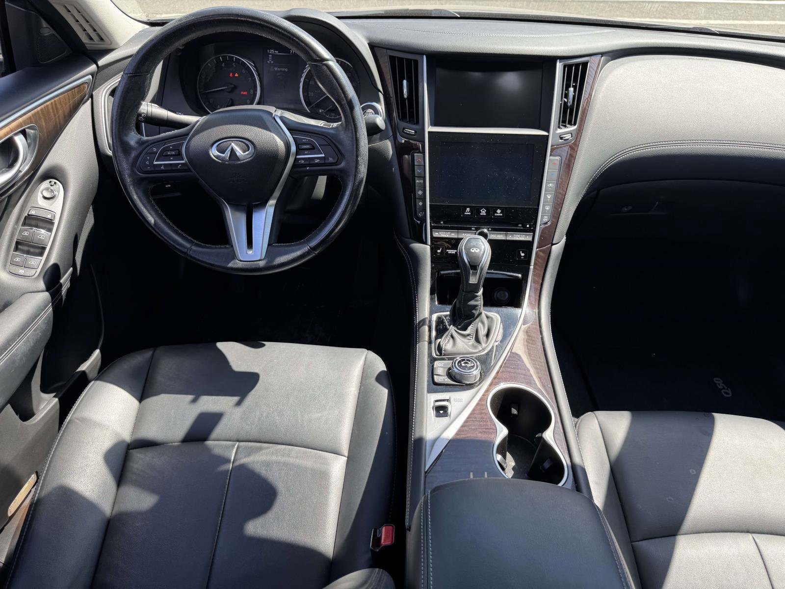 Used 2019 INFINITI Q50 Luxe w/ Essential Package (3.0T Luxe) AWD/4WD image 10