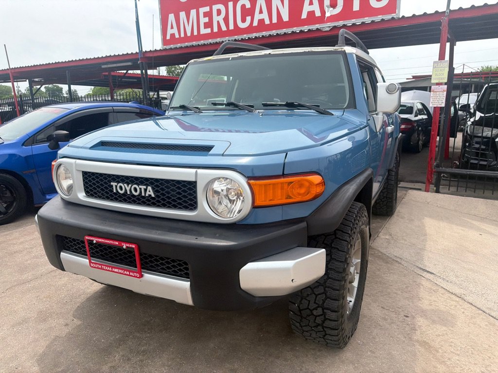 Used 2012 Toyota FJ Cruiser 4WD w/ Upgrade Pkg image 4