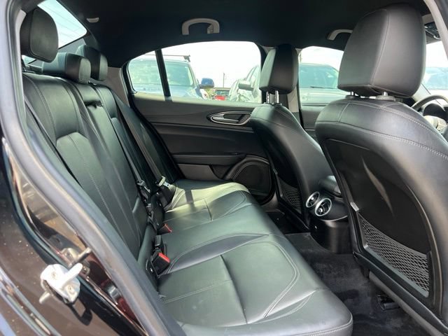 Used 2017 Alfa Romeo Giulia w/ Sport Appearance Package RWD image 19