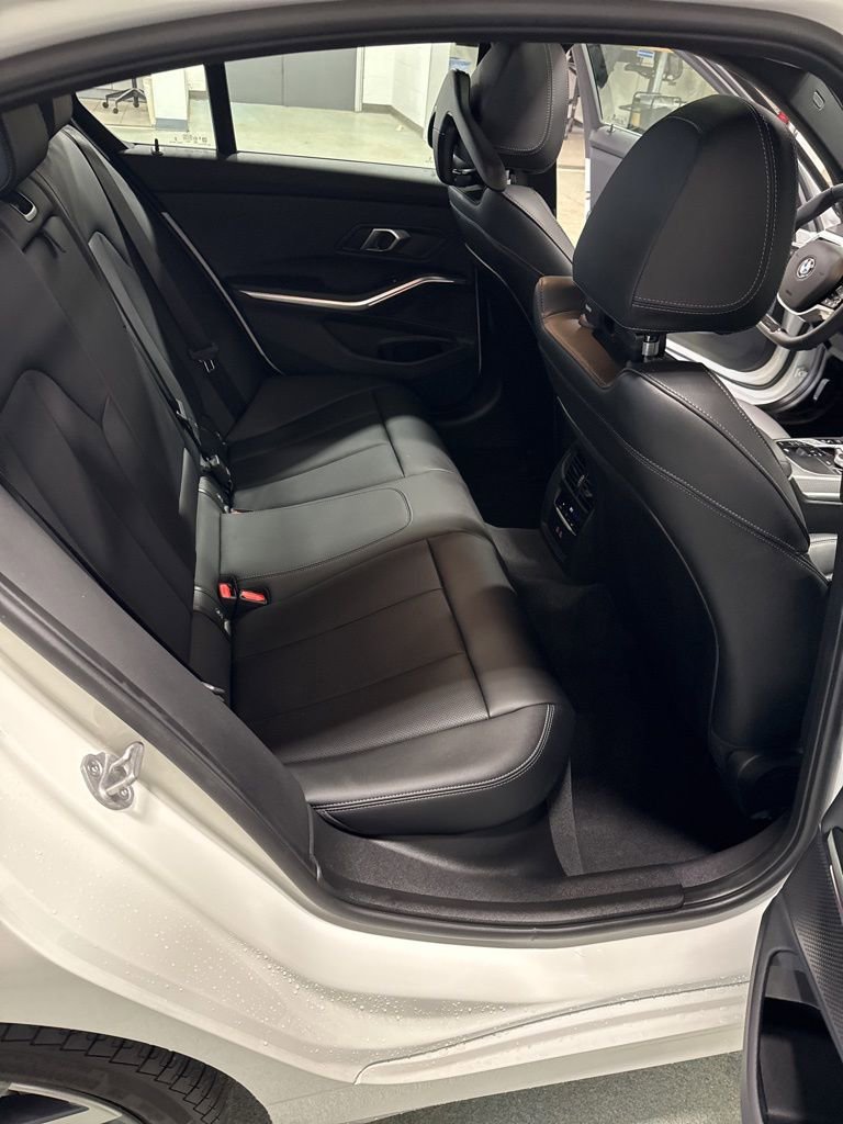 Used 2025 BMW 330i xDrive Sedan w/ Premium Package image 21