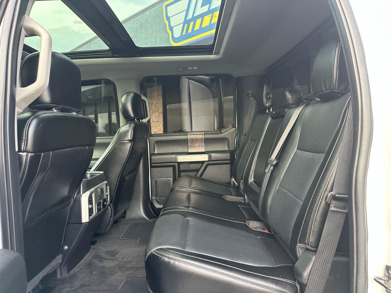 Used 2018 Ford F350 4x4 Crew Cab Super Duty image 13