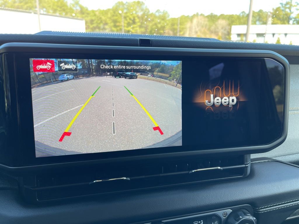 Certified 2025 Jeep Wrangler Unlimited Sahara image 11