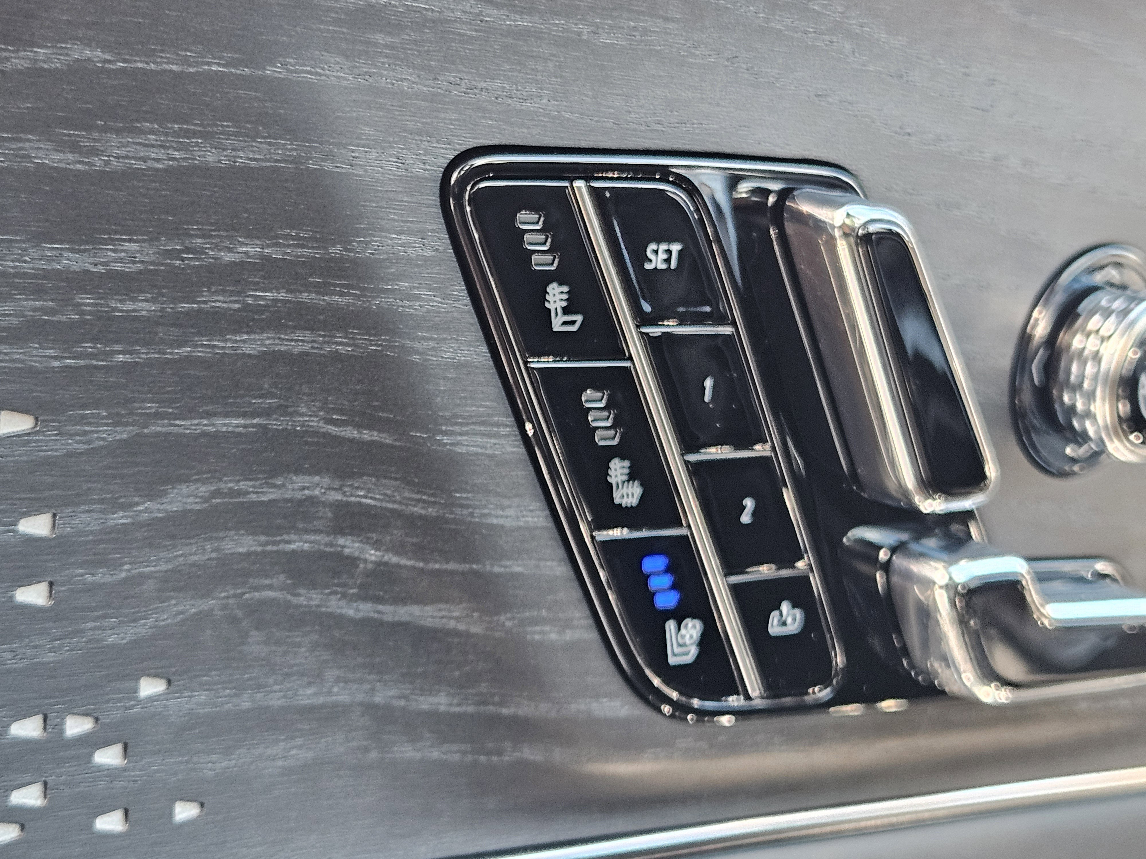 New 2026 Cadillac Lyriq V w/ Exterior Carbon Fiber Package image 29