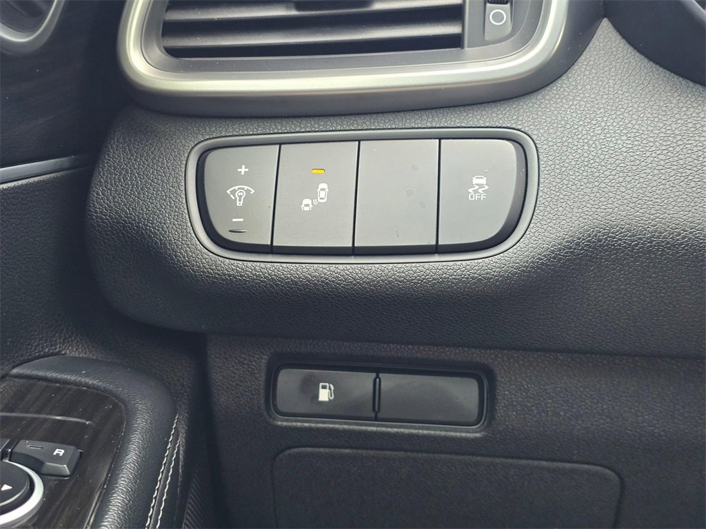 Used 2019 Kia Sorento LX image 17