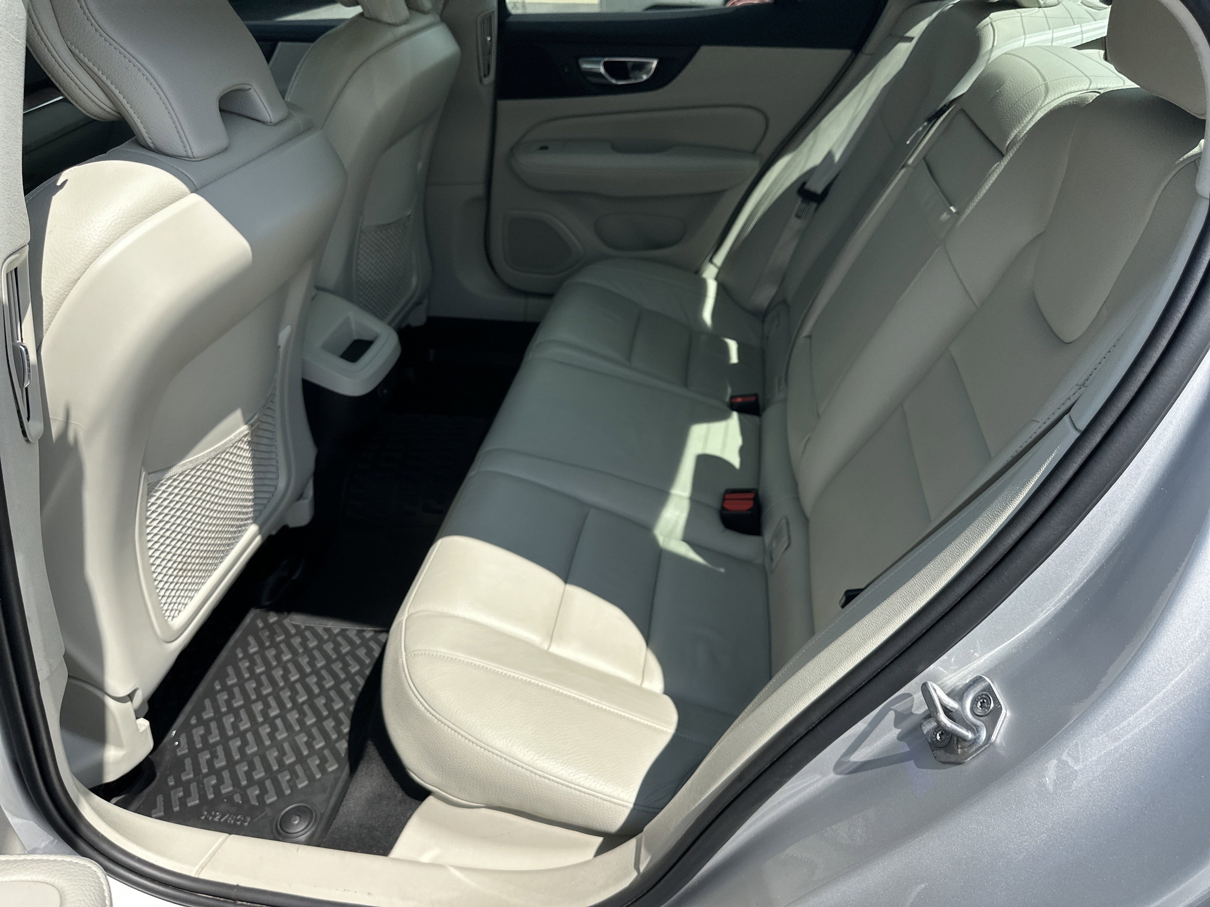 Used 2022 Volvo S60 B5 Inscription FWD image 37