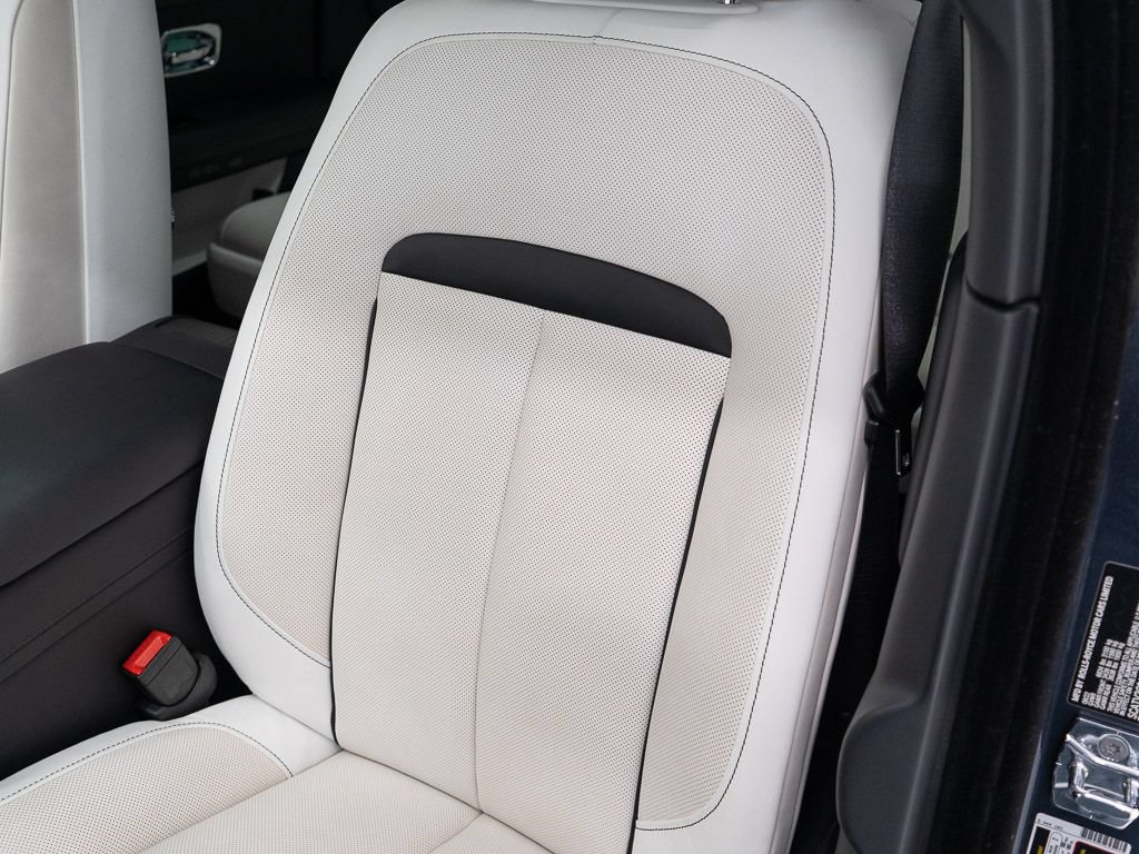 Certified 2023 Rolls-Royce Ghost Extended Wheelbase w/ Ghost Package AWD/4WD image 18