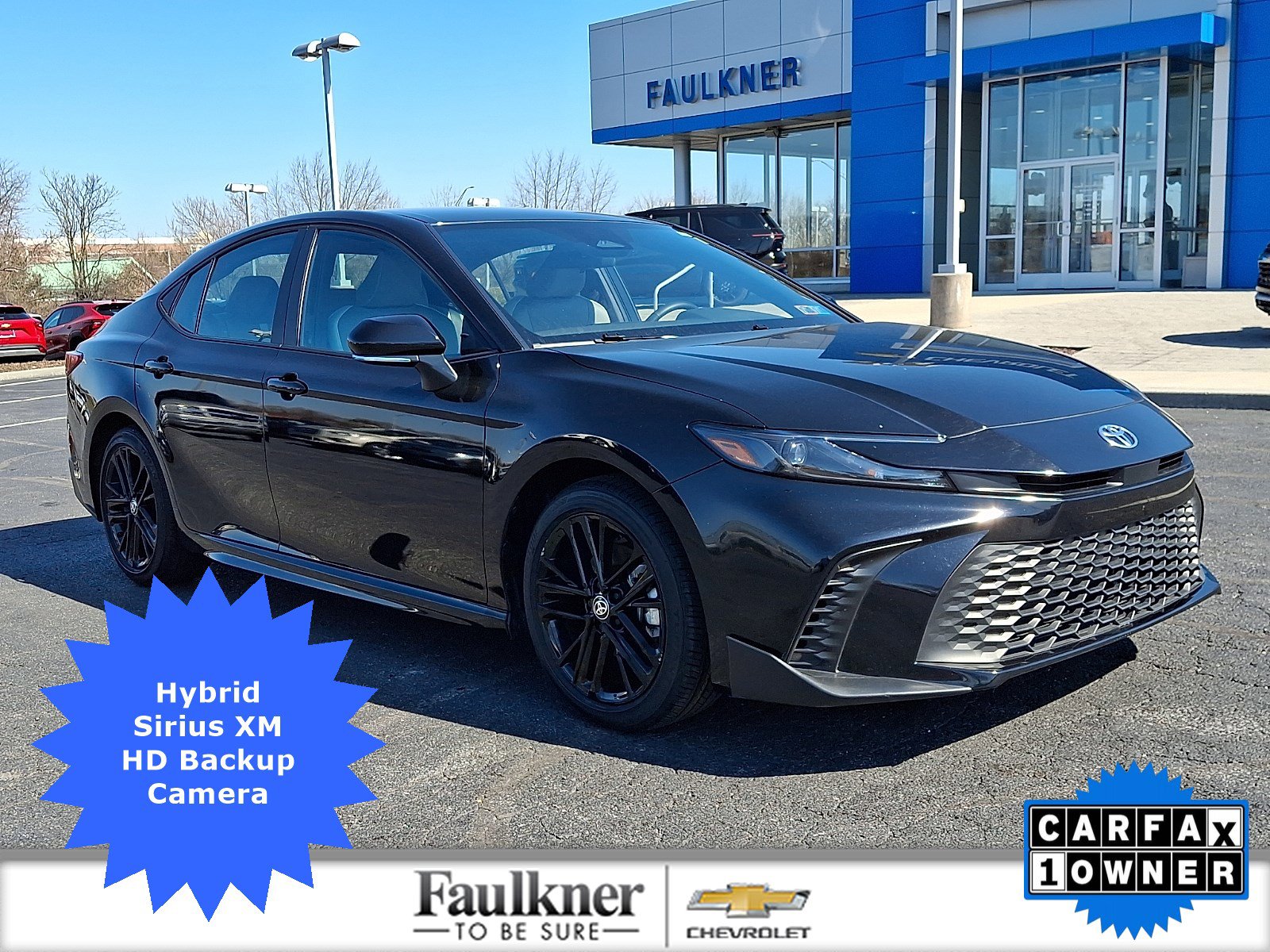 Used 2025 Toyota Camry SE image 1