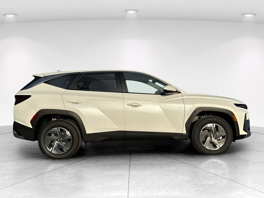 New 2026 Hyundai Tucson Blue SE AWD/4WD image 3