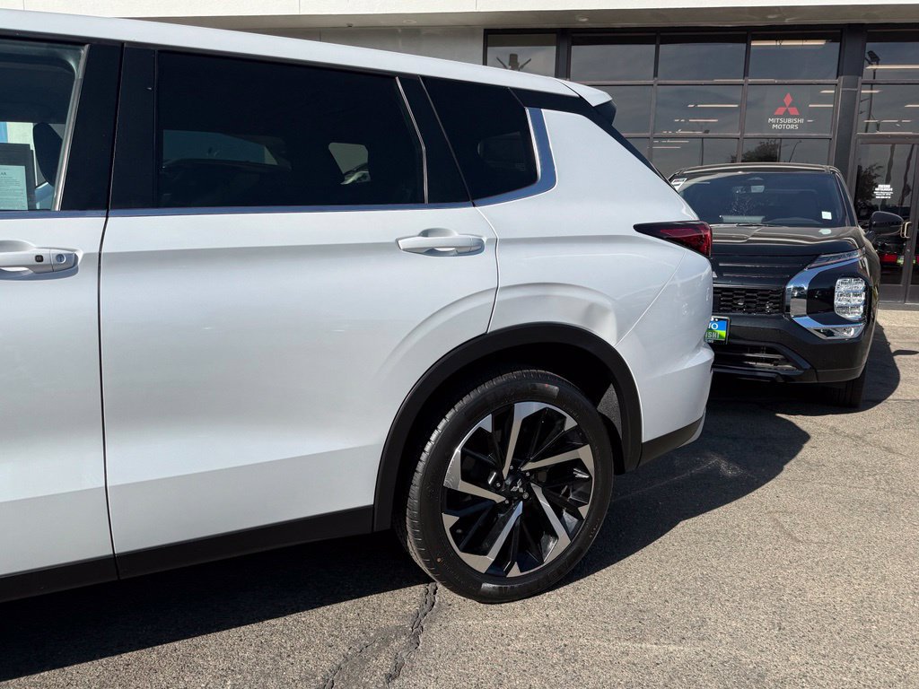 Used 2022 Mitsubishi Outlander SE FWD image 6