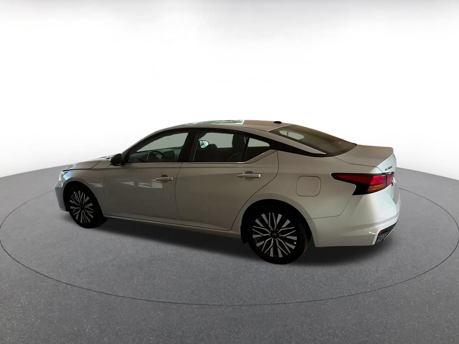Used 2026 Nissan Altima 2.5 SV FWD image 8