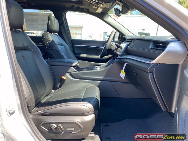 New 2026 Jeep Grand Cherokee Limited w/ Limited Altitude Package AWD/4WD image 6