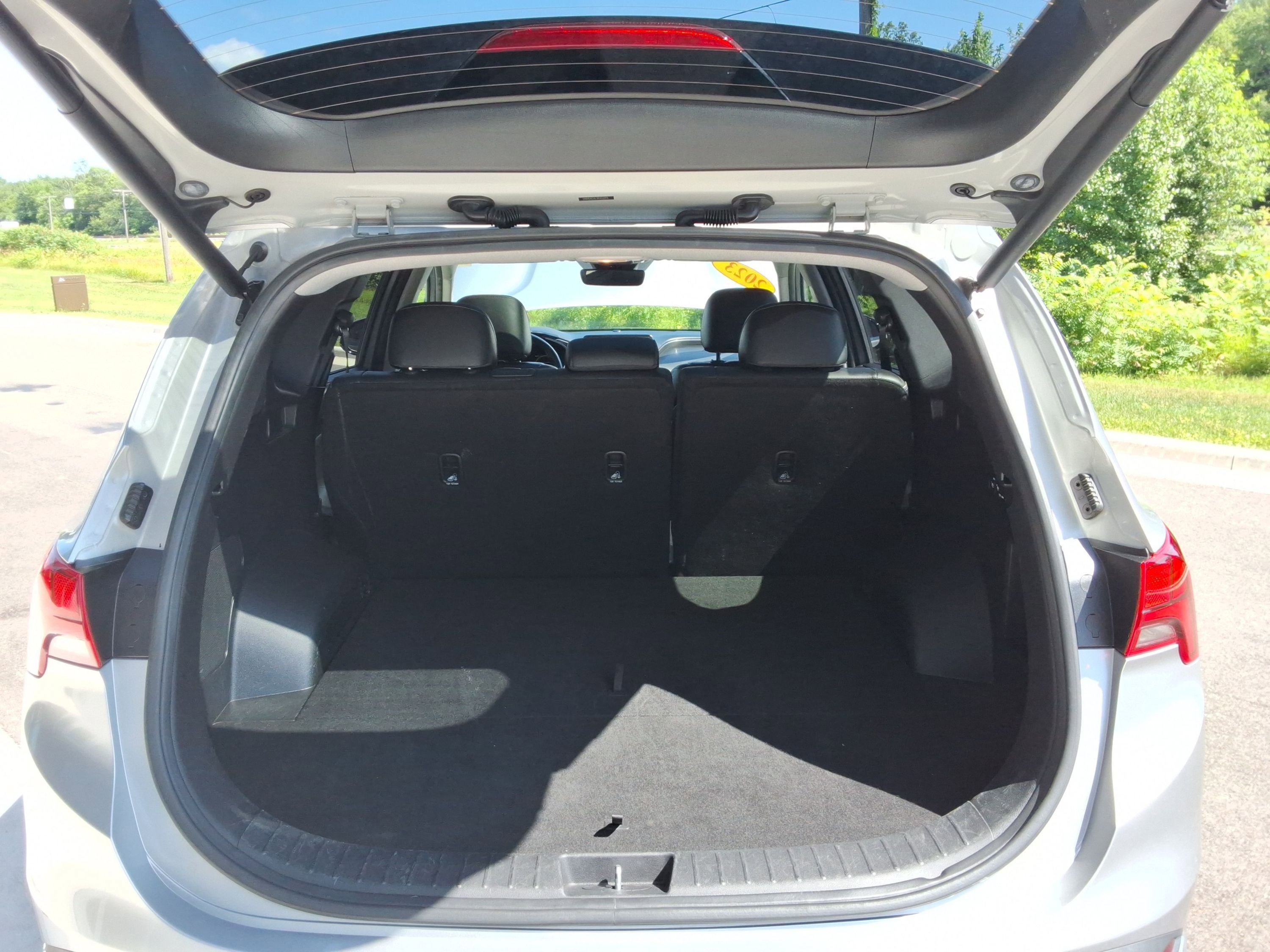 Used 2023 Hyundai Santa Fe Limited image 31