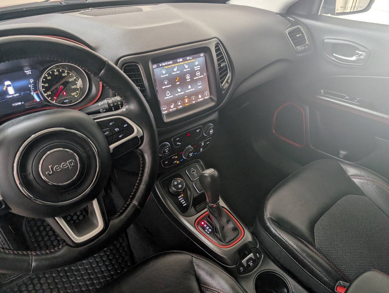 Used 2018 Jeep Compass Trailhawk w/ Safety & Security Group AWD/4WD image 13