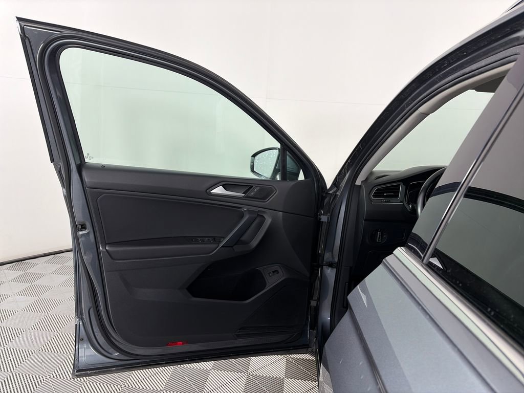 Used 2019 Volkswagen Tiguan SEL AWD/4WD image 10