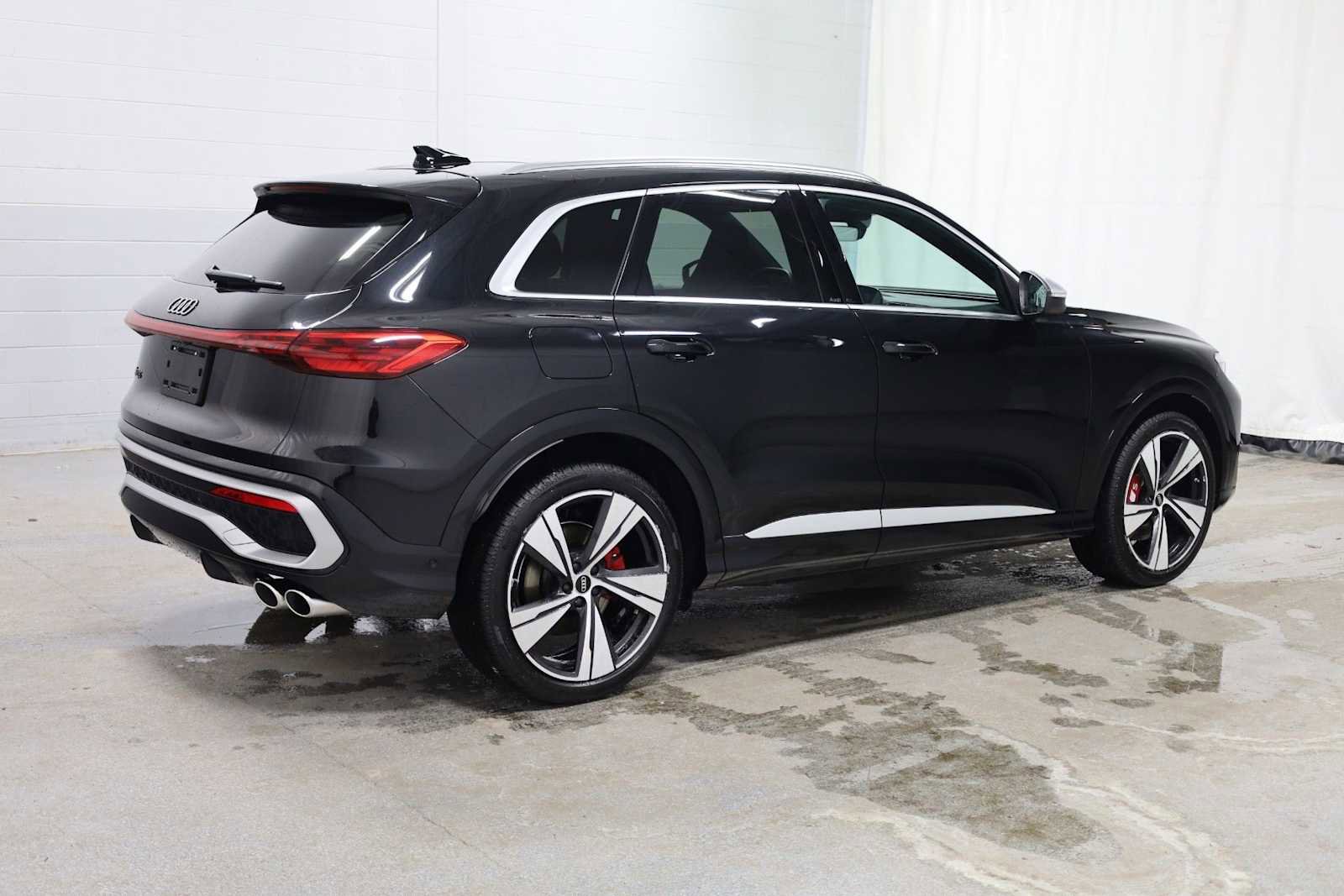 Certified 2025 Audi SQ5 Premium Plus w/ Premium Plus Package image 9