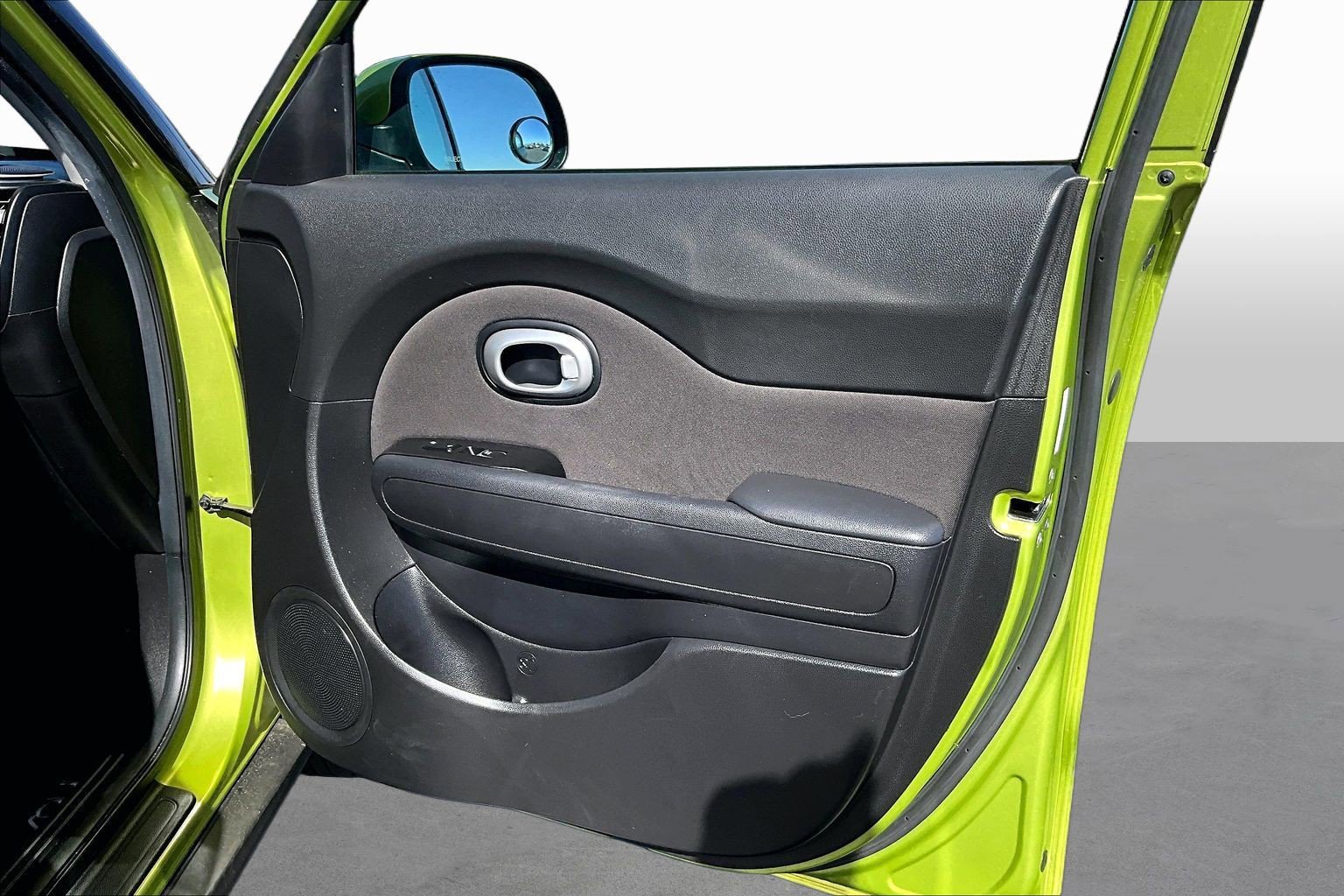 Used 2018 Kia Soul + FWD image 17