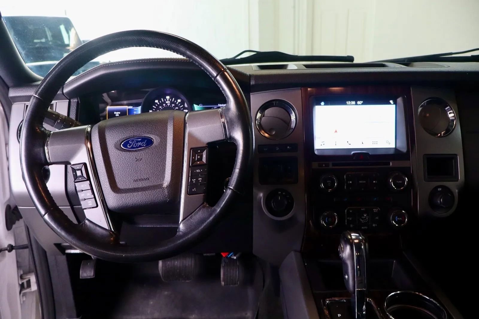 Used 2016 Ford Expedition EL Platinum image 15