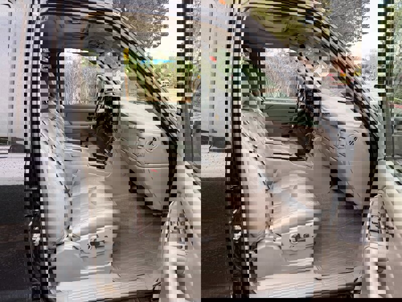 Used 2006 Chevrolet Silverado 3500 LT w/ Heavy-Duty Power Package image 16