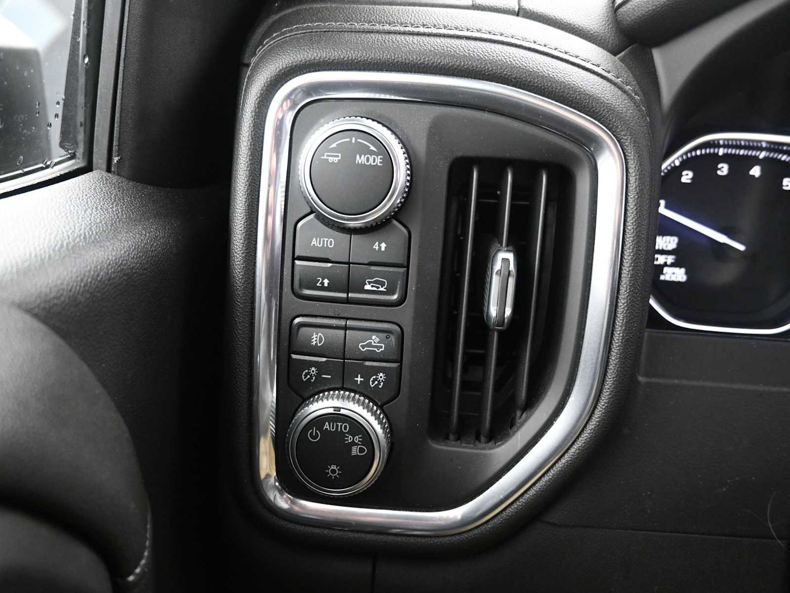 Used 2021 GMC Sierra 1500 Elevation w/ Preferred Package image 12