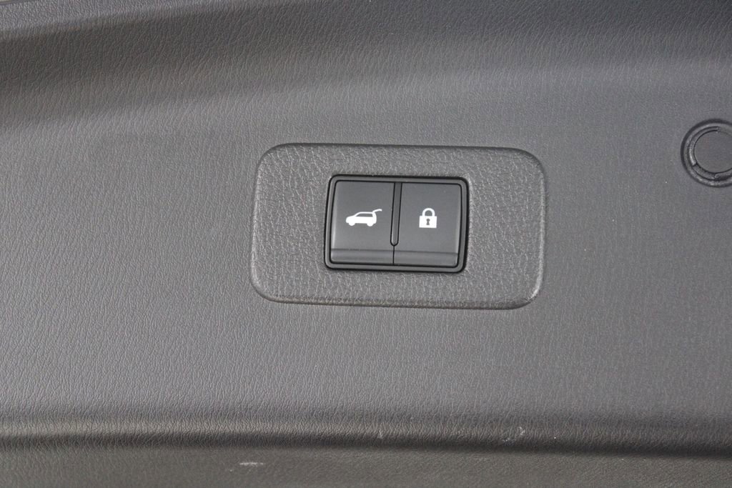 Used 2024 Nissan Armada SL image 18