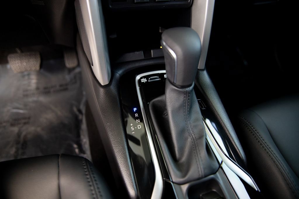 Used 2025 Toyota Corolla Cross AWD Hybrid w/ Convenience Package image 12