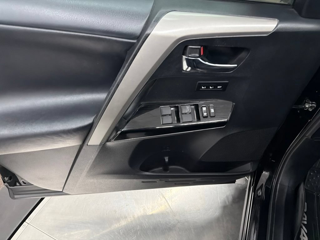 Used 2017 Toyota RAV4 Limited w/ Advanced Technology Package FWD image 18