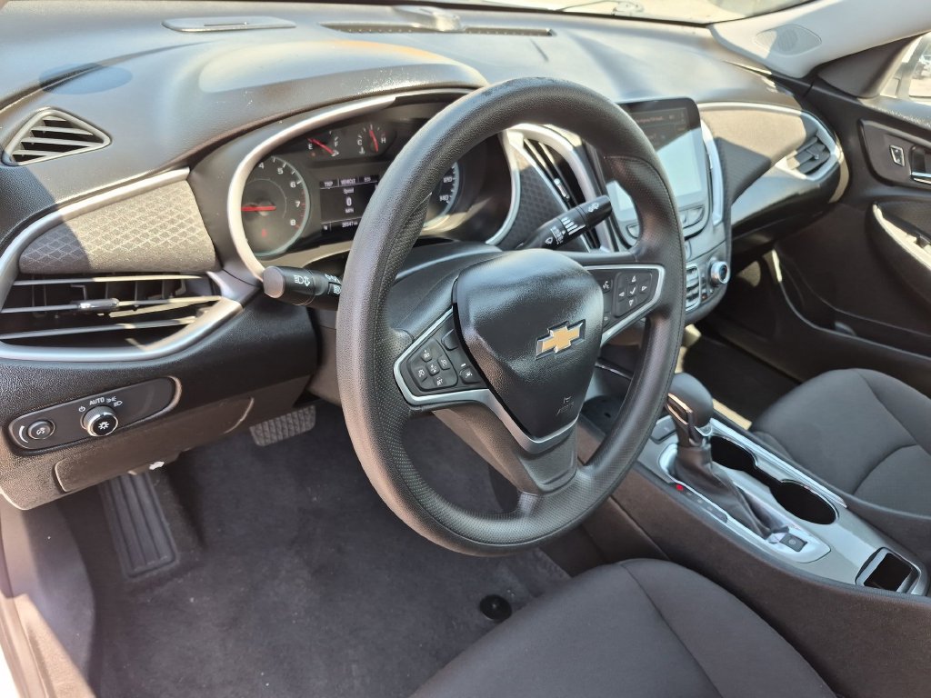 Used 2023 Chevrolet Malibu LT FWD image 33