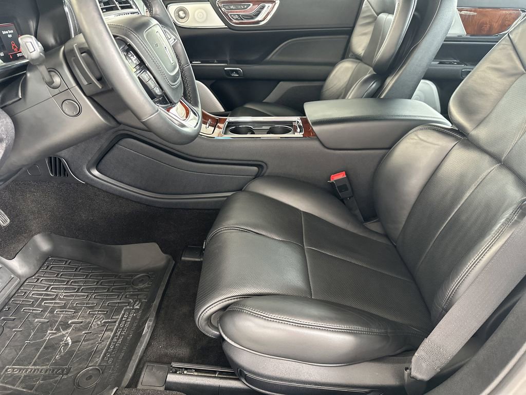 Used 2020 Lincoln Continental Reserve w/ Luxury Package image 13