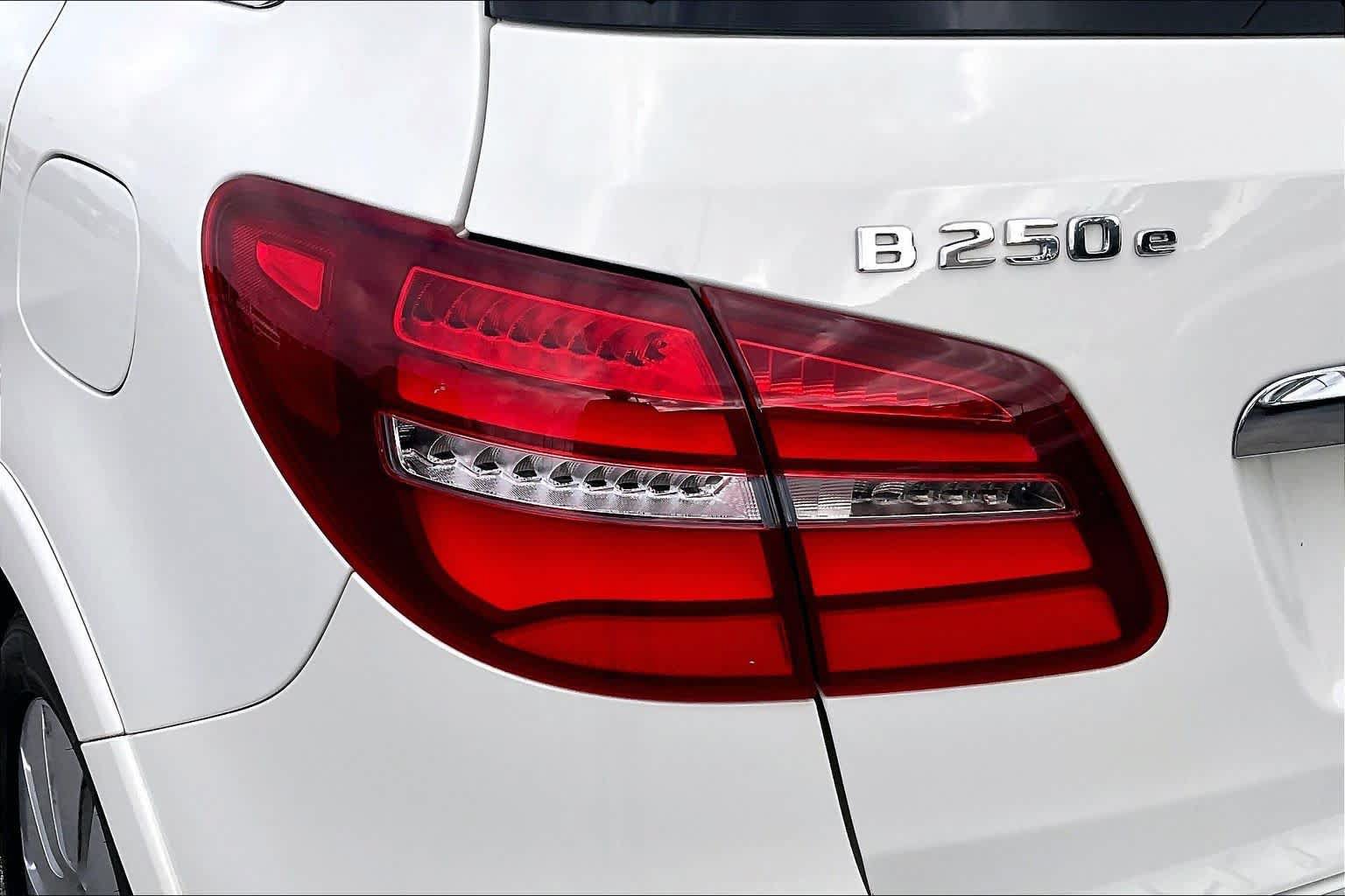 Used 2017 Mercedes-Benz B 250e image 23