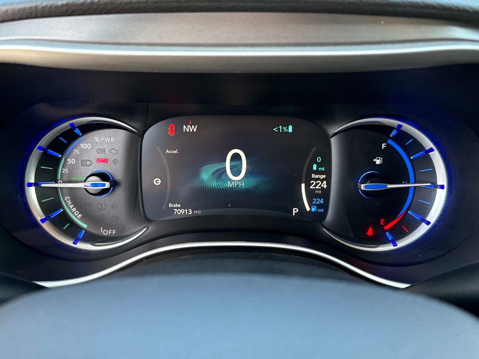 Used 2024 Chrysler Pacifica Limited FWD image 28